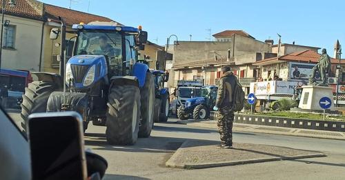 La prova di unità e democrazia agli Stati Generali in difesa della bufala