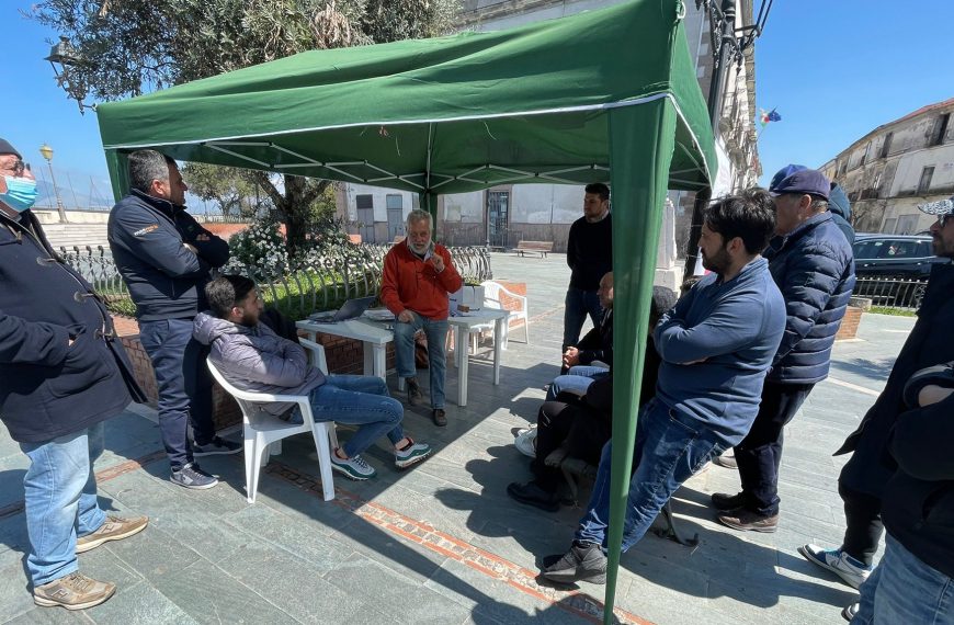 Castel Volturno alla prima delle 4 giornate di resistenza bufalina.