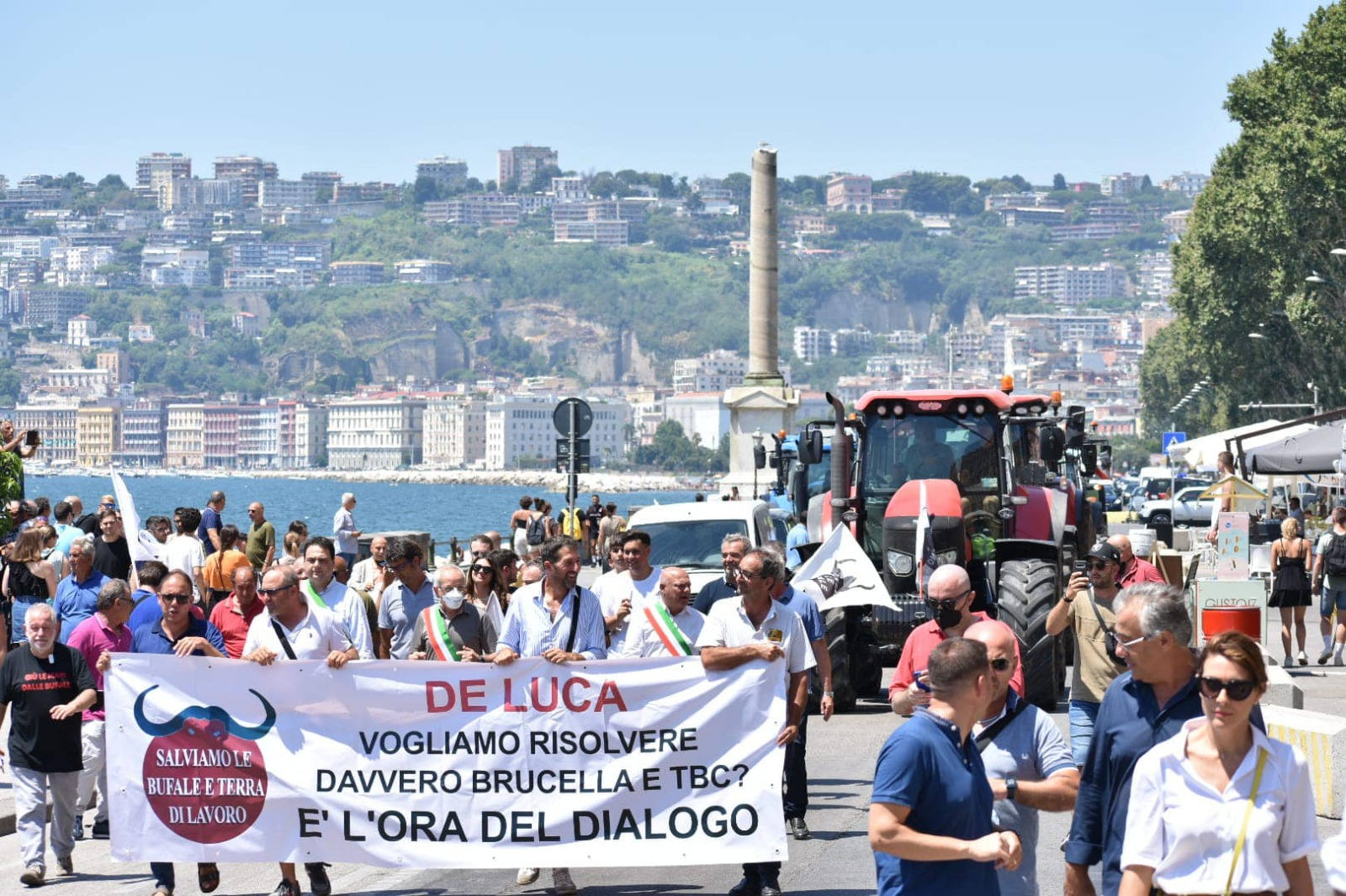 foto-protesta-allevatori-napoli