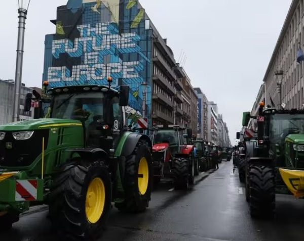 Gli agricoltori e la società civile nuovamente a Bruxelles dopo che Von der Leyen non haascoltato
