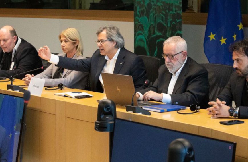 La diffida ad U. Von Der Leyen presentata ai parlamentari a Bruxelles. Ora comincia la partita